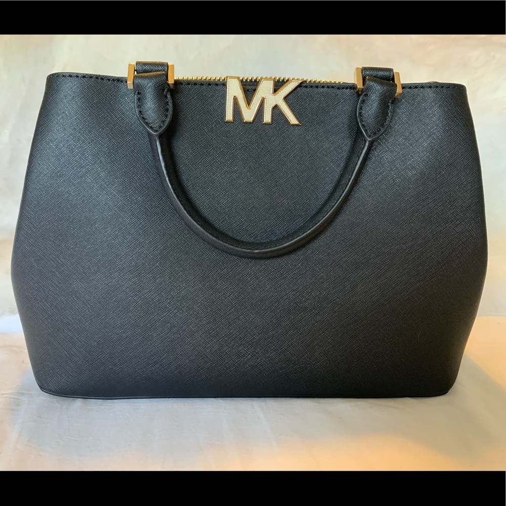Michael Kors Sutton Medium Satchel